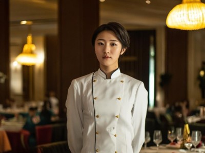 服务员守护品质生活——纽宾凯酒店餐饮服务员使命